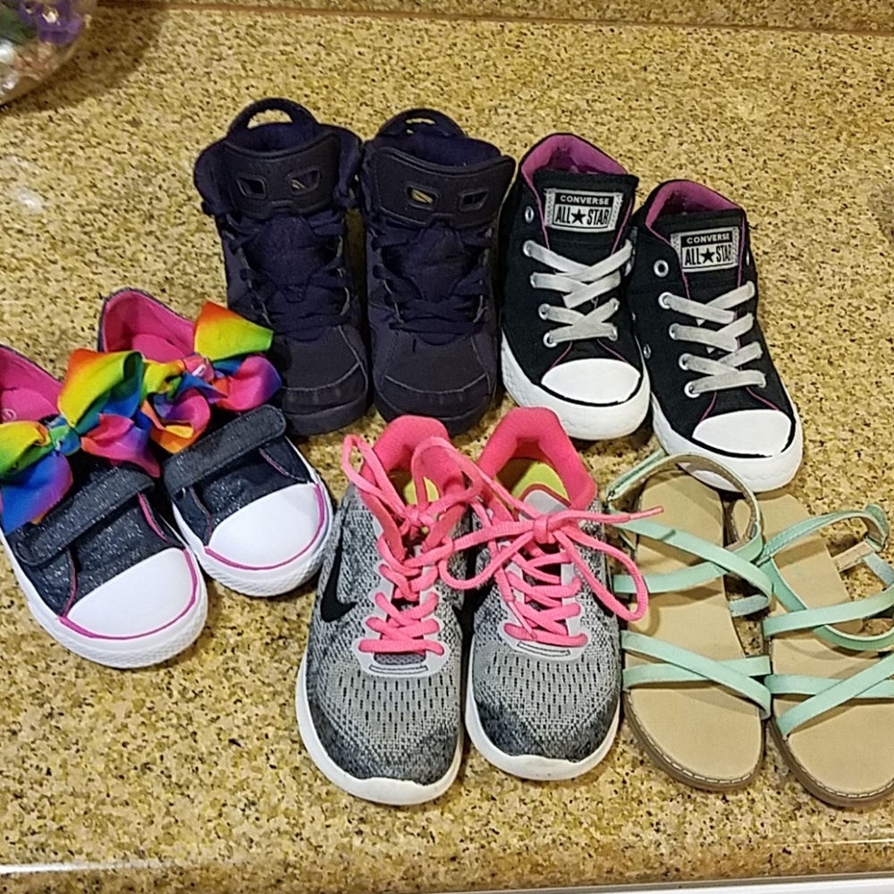 Girl shoe bundle: Nike, Converse, Jordan, ect